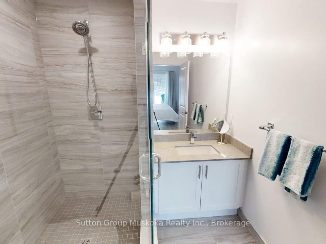 423 25 Pen Lake Point Road, Peninsula Lake