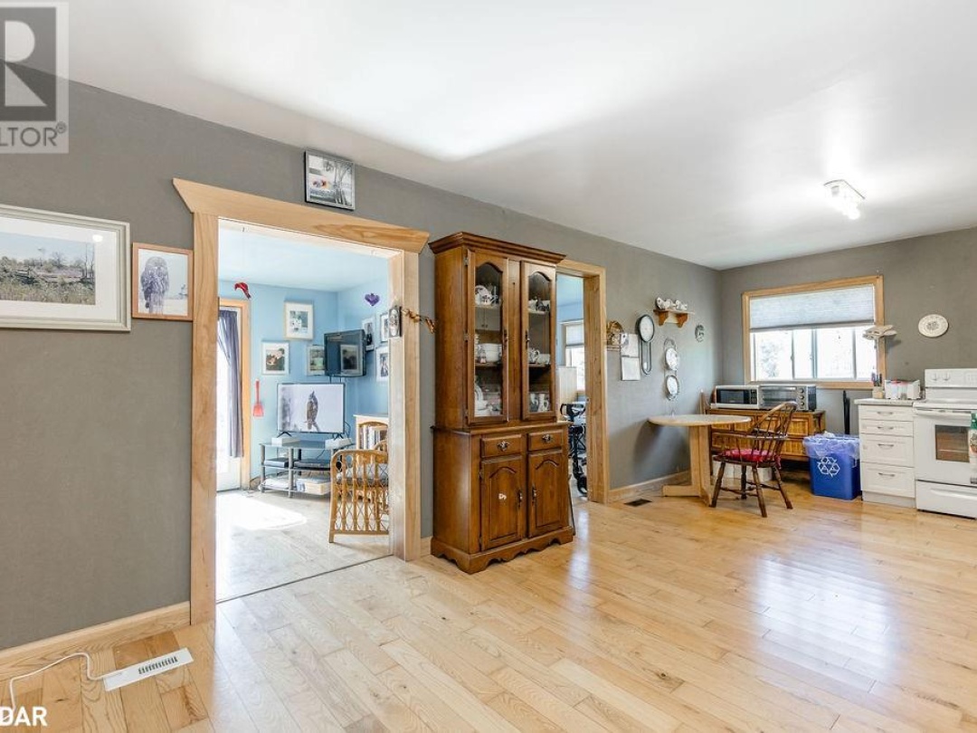 776 Monck Road 45, Head River