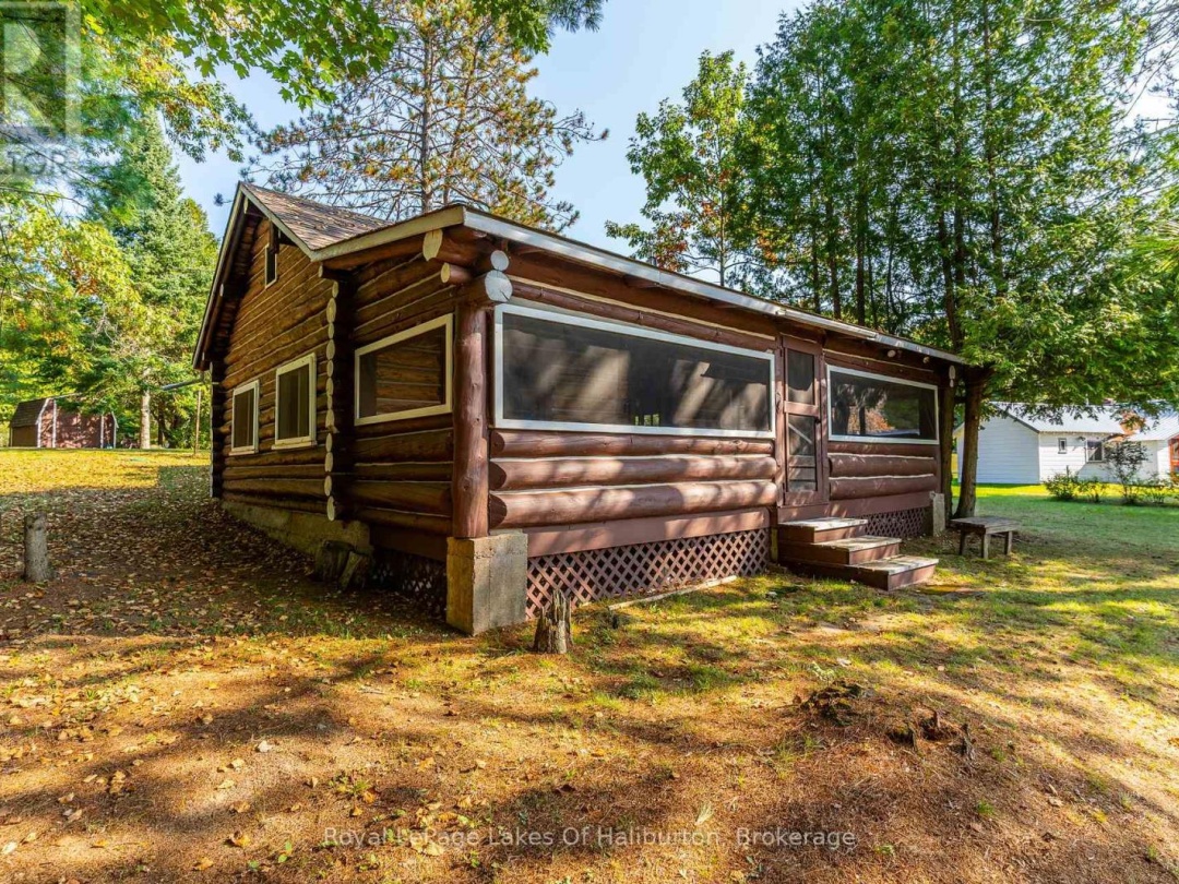 1070 Frank's Lane, Maple Lake