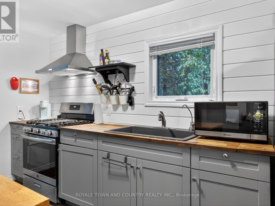 82 RIVERBANK ROAD, 