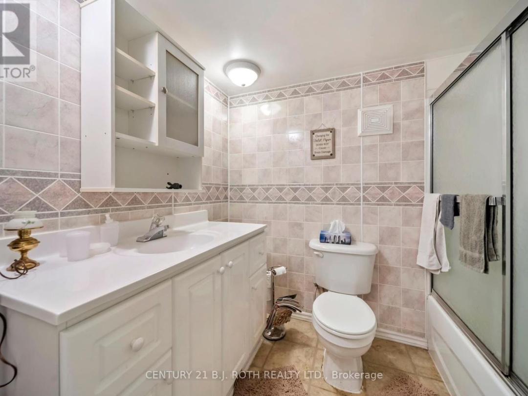 392 BAYVIEW PARKWAY, 