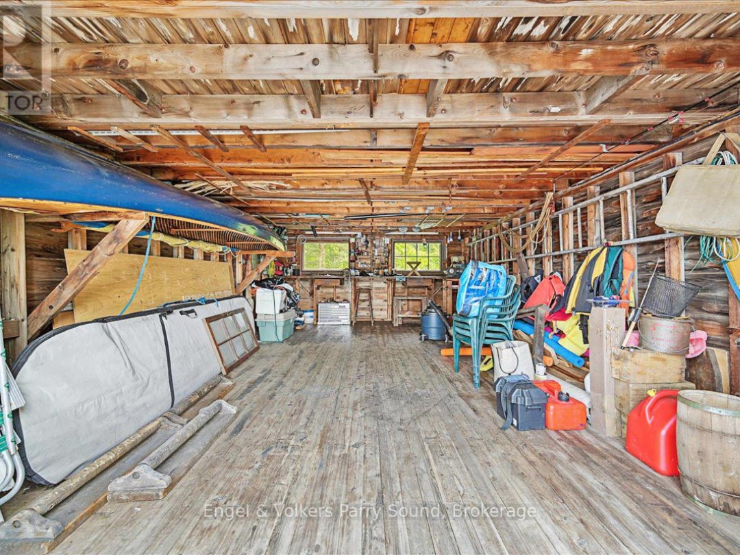 53 BIRDWOOD LANE, Harris Lake