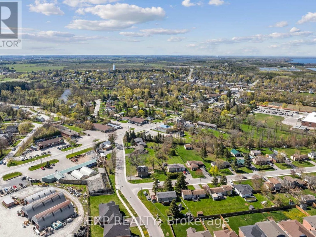 354 LAKELAND CRESCENT, 