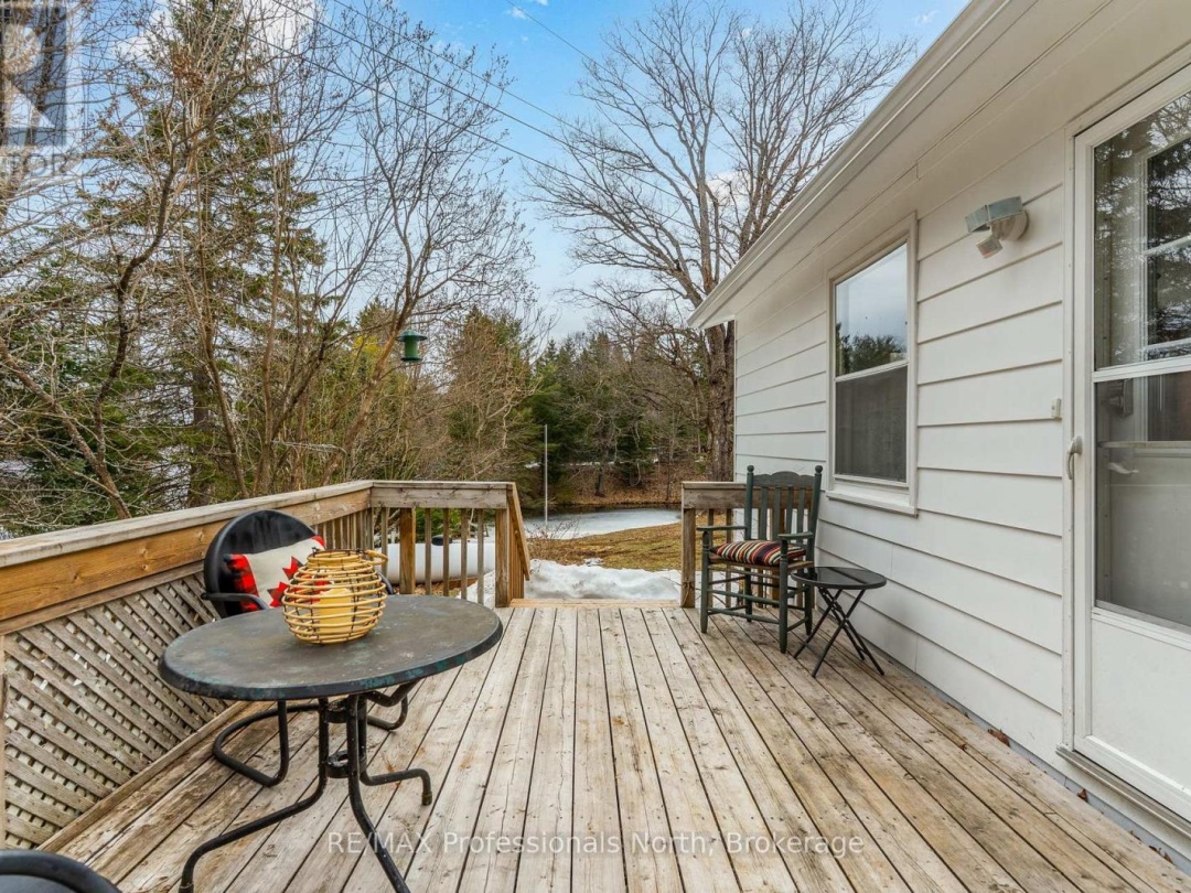 1010 Sturgeon Drive, Minden Lake