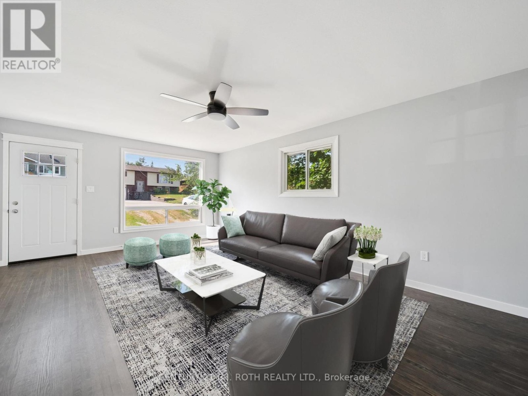 138 SIMCOE STREET, 