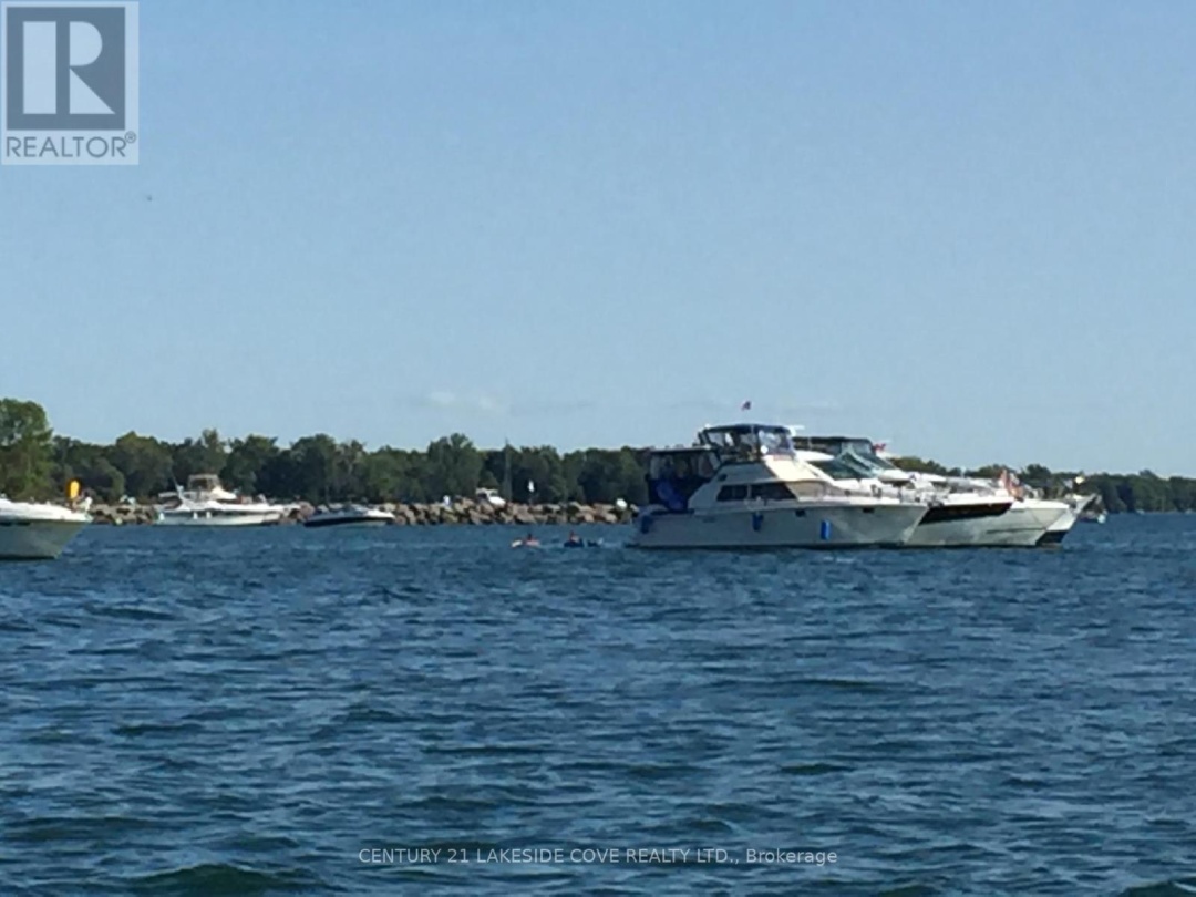 19 4 Paradise Boulevard, Lake Simcoe