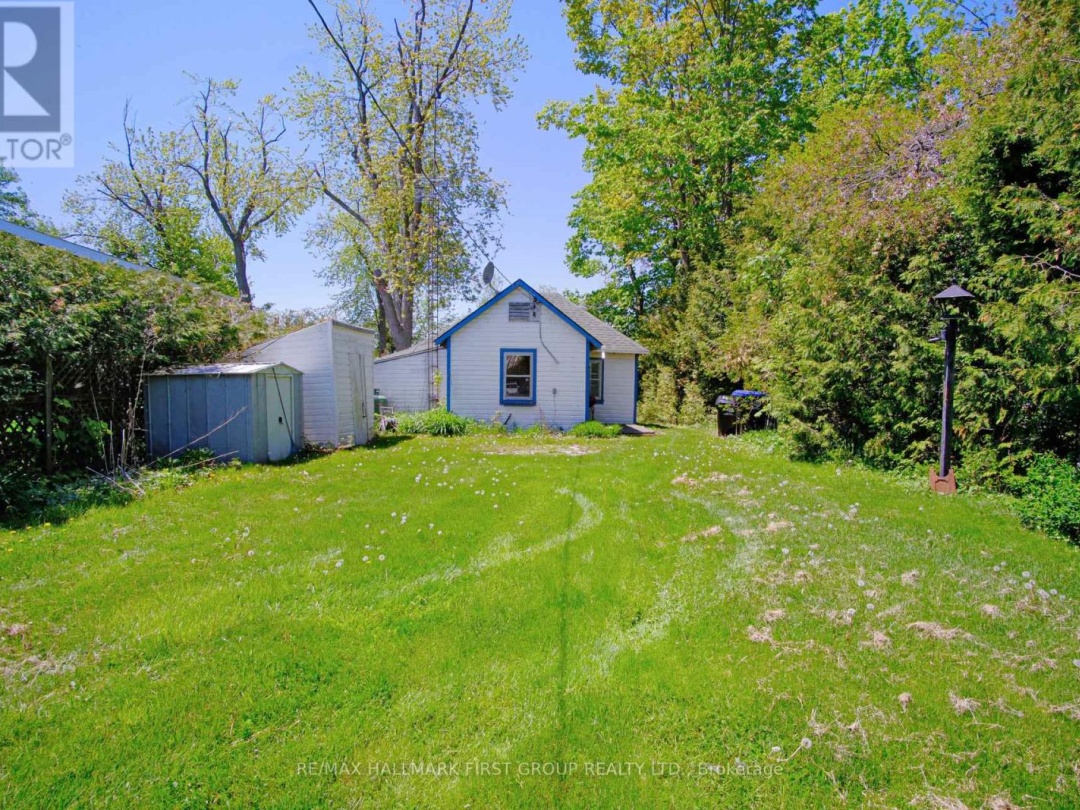2196 Lakeshore Drive, Lake Simcoe