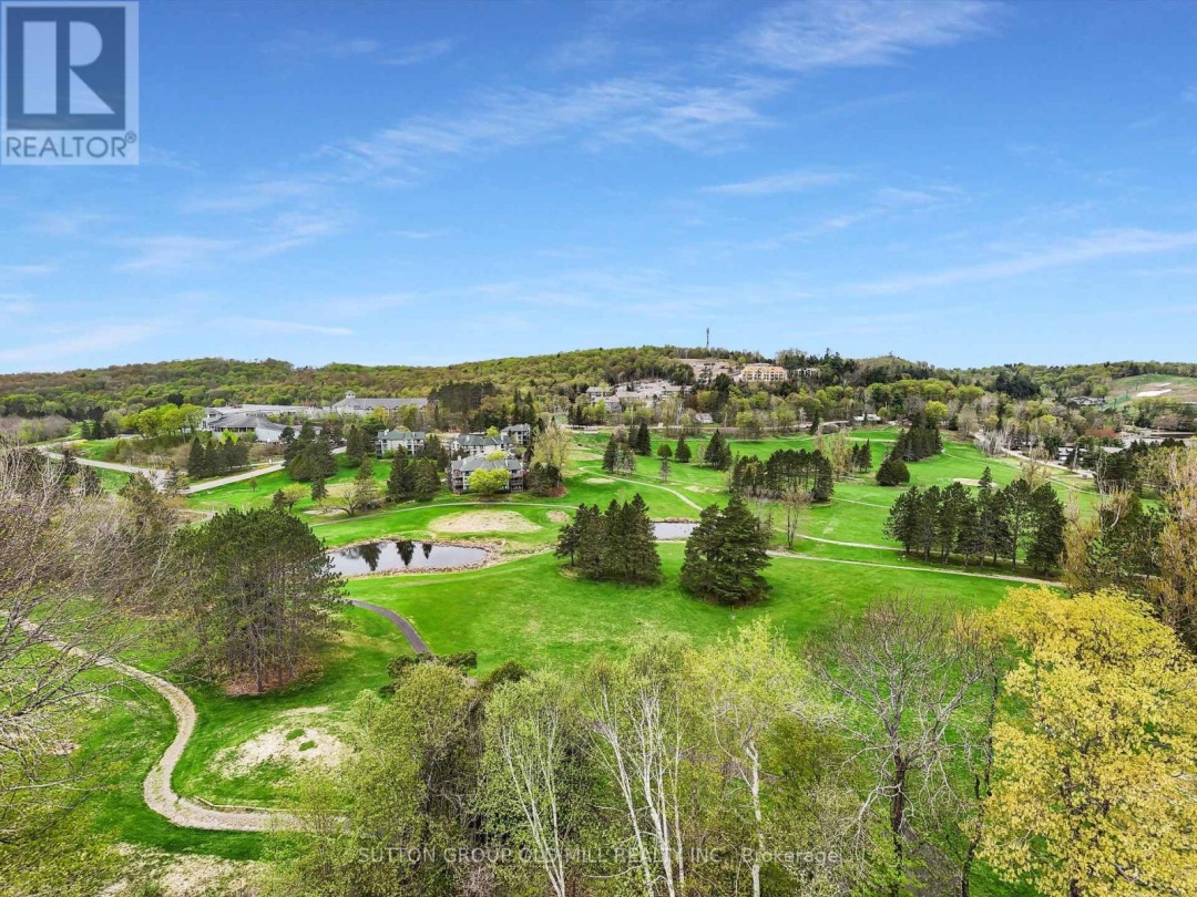 203 26 Deerhurst Drive, Peninsula Lake