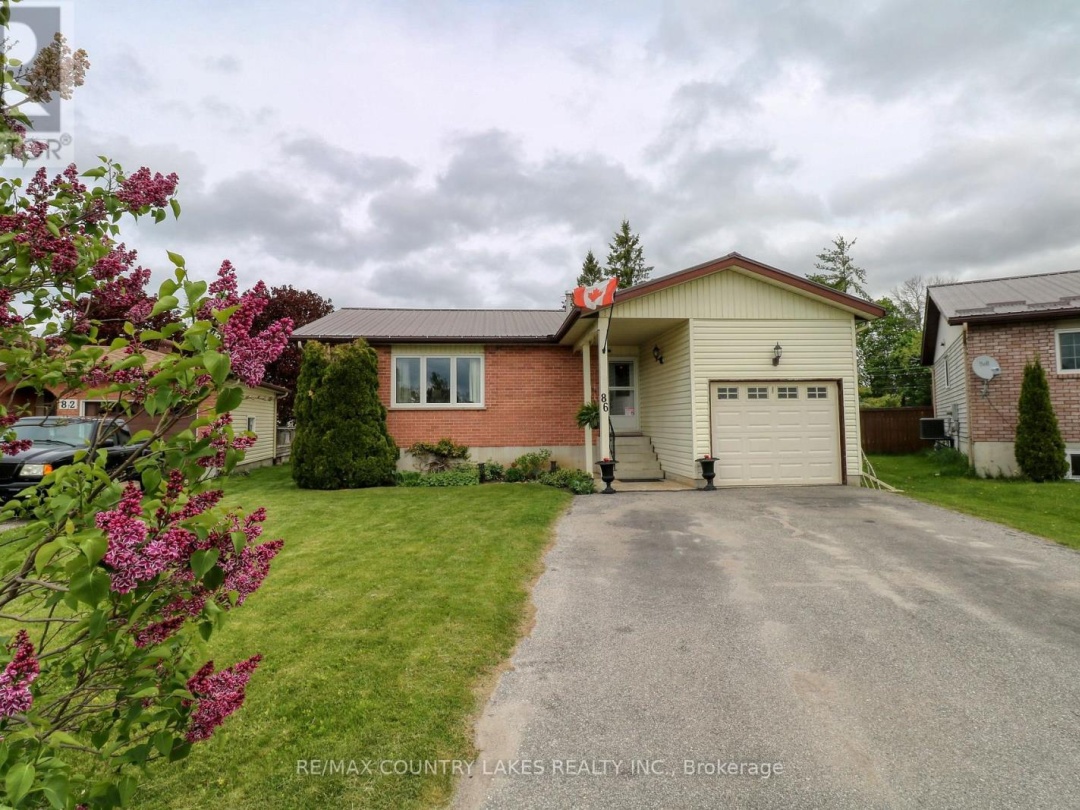 86 Beechwood Avenue, Lake Simcoe