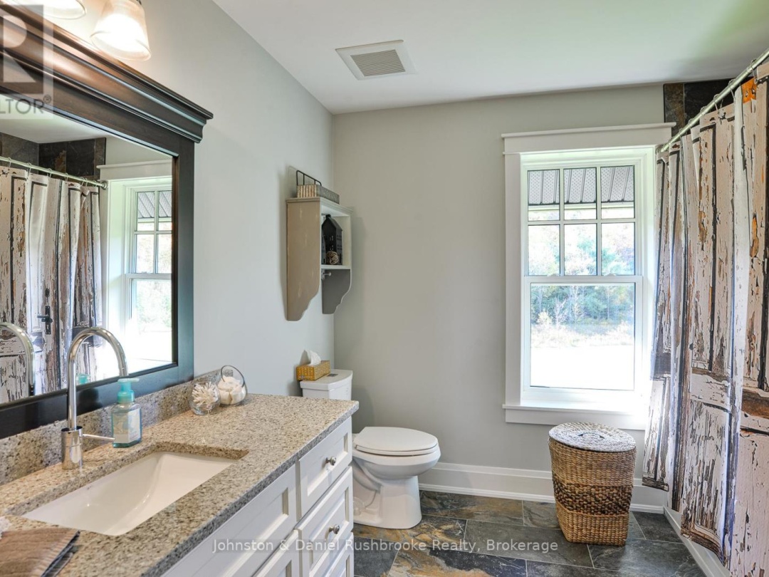 1422 MUSKOKA RD 118 ROAD W, 