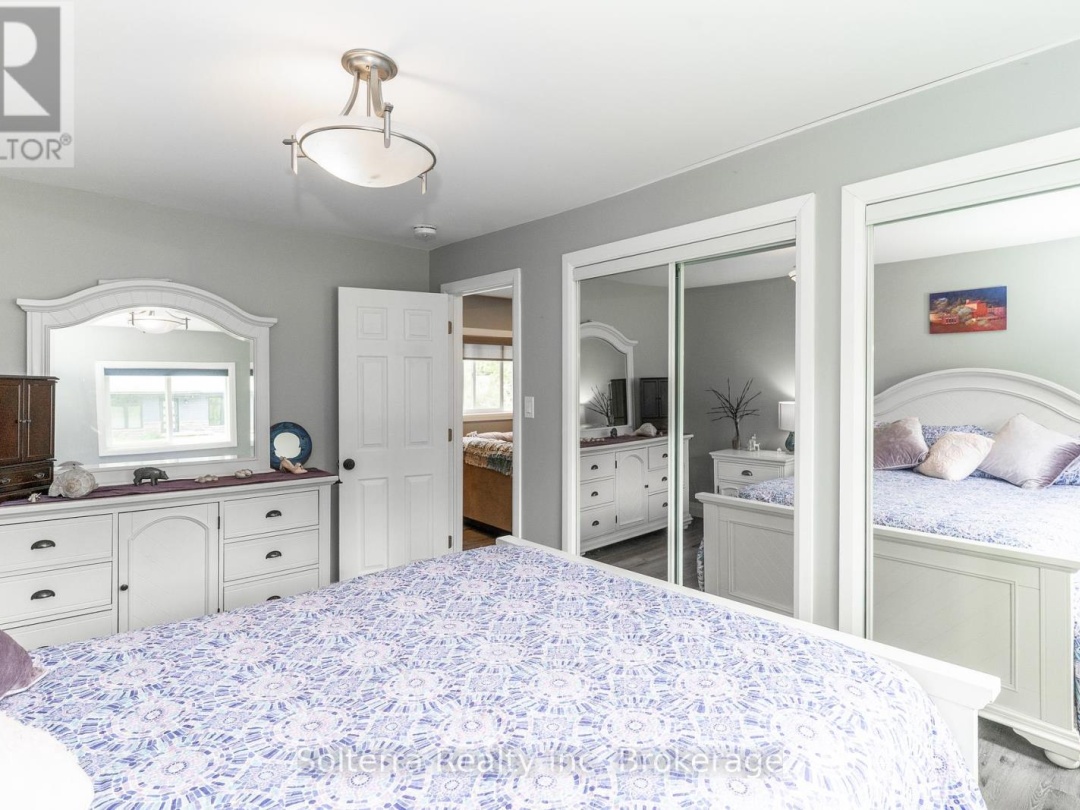 160 WAGNER ROAD W, 