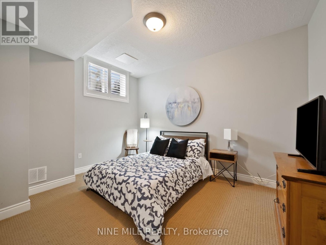 8 5 Invermara Court, Lake Simcoe