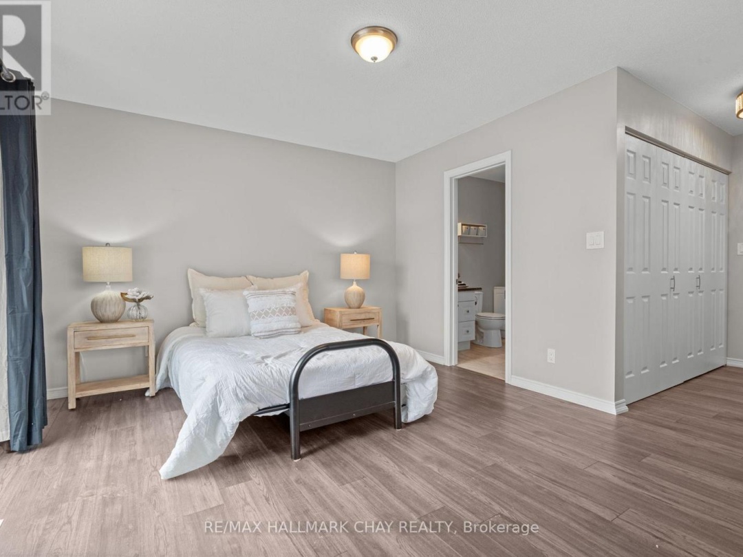 4 - 1 OLIVE CRESCENT, 