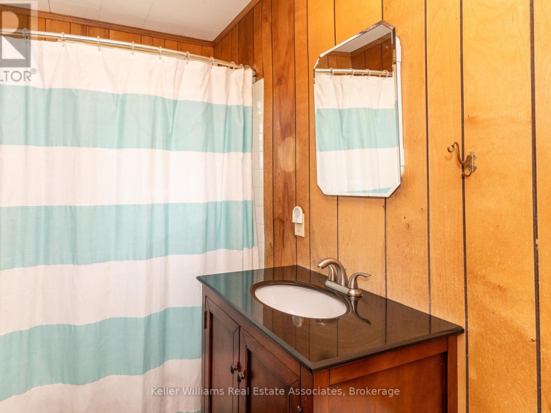 Unit 2 1200 North Shore Drive, Gull Lake