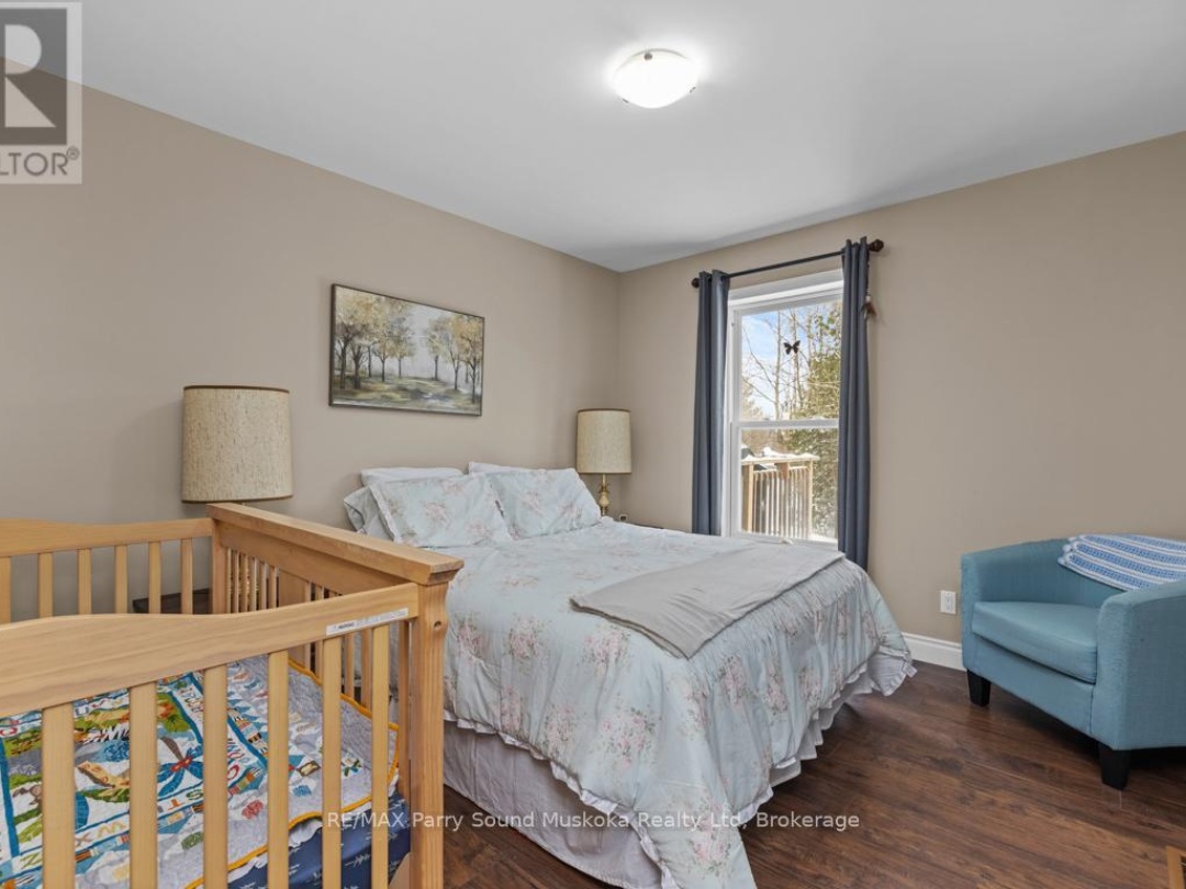 52 Meadows Avenue, Tay
