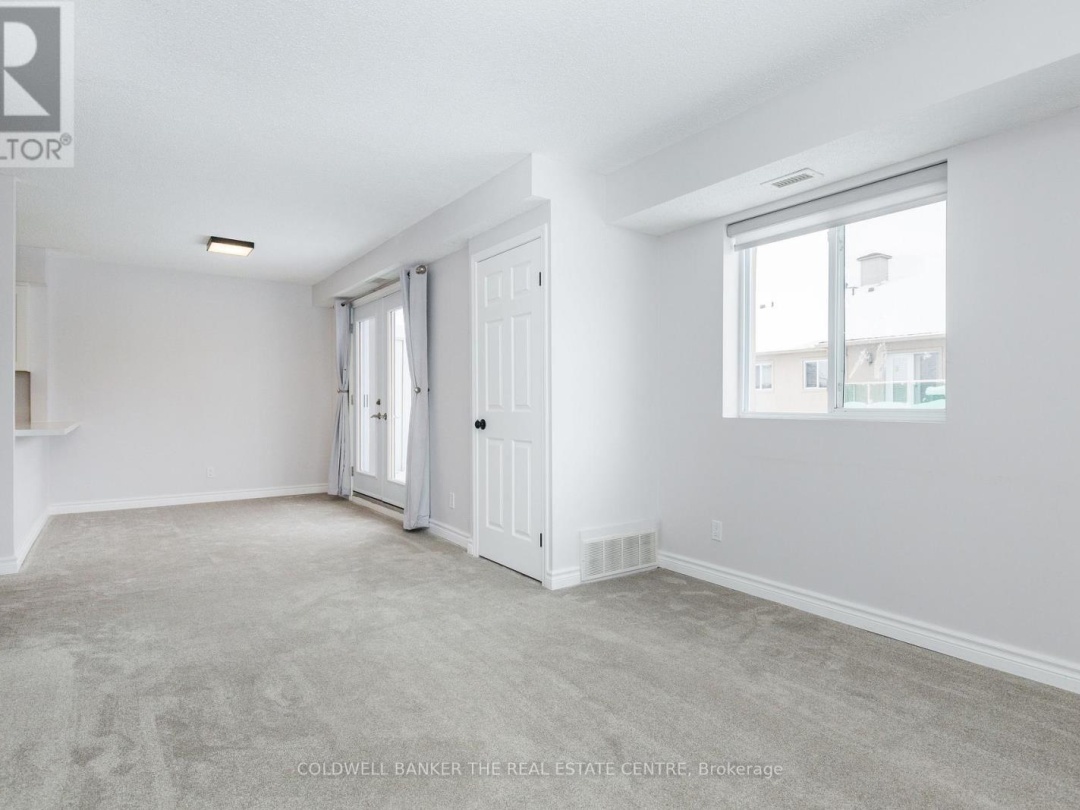 302 - 125 BOND STREET, 