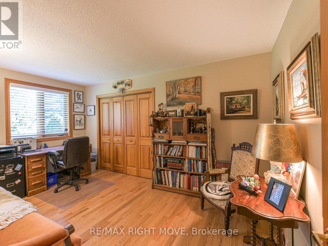 1892 CARRIAGE COURT, 