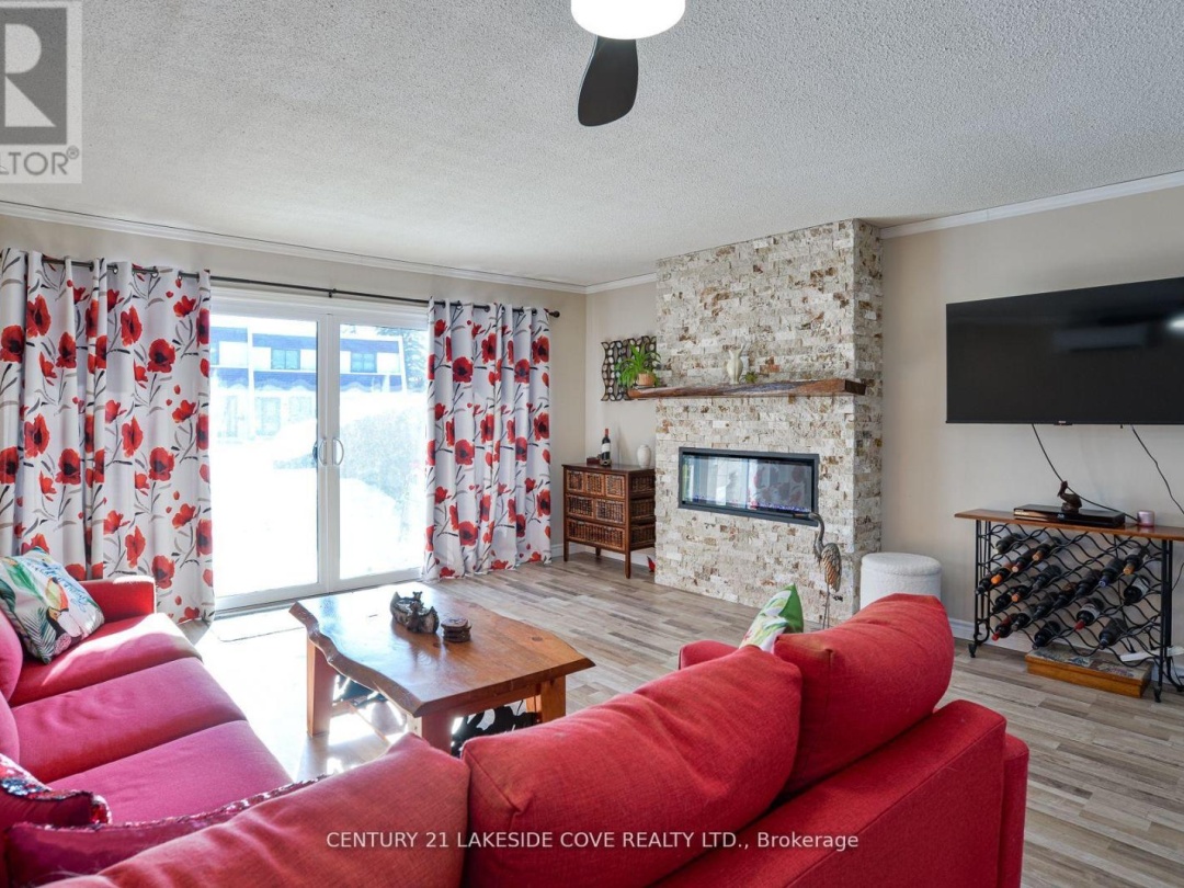 Unit 27 1 Paradise Boulevard S, Lake Simcoe
