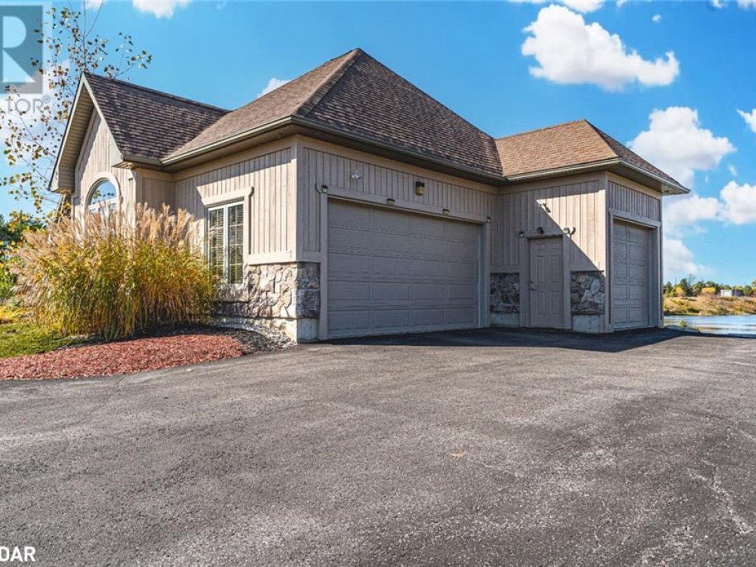 1372 Division Road East, Pond 