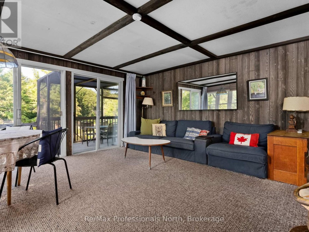 1118 Tomingas Road, Sunny Lake