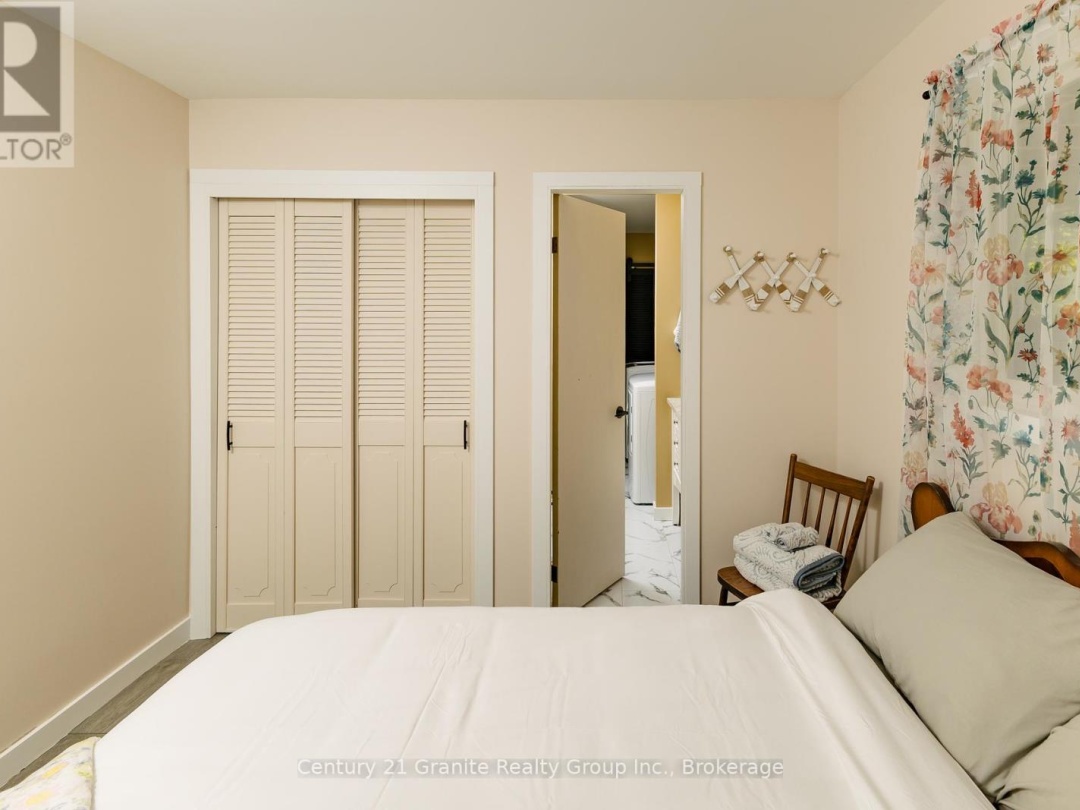 2347 KASHAGAWIGAMOG LAKE ROAD, 