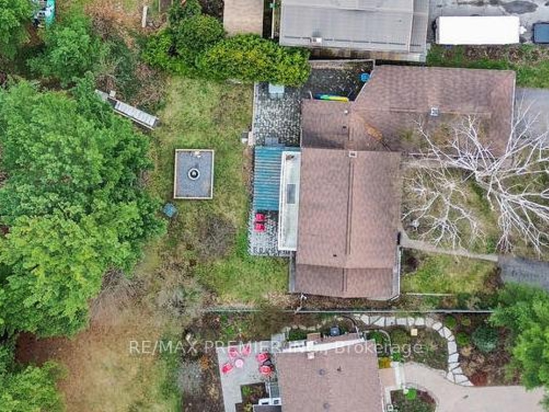 570 Phillip Street E, Gull Lake