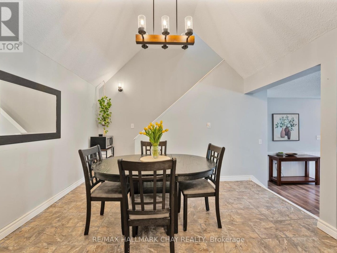 27 40 Victoria Crescent, Orillia