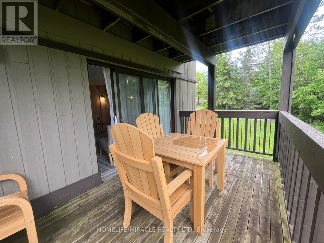 51/104 1235 Deerhurst Drive, Peninsula Lake