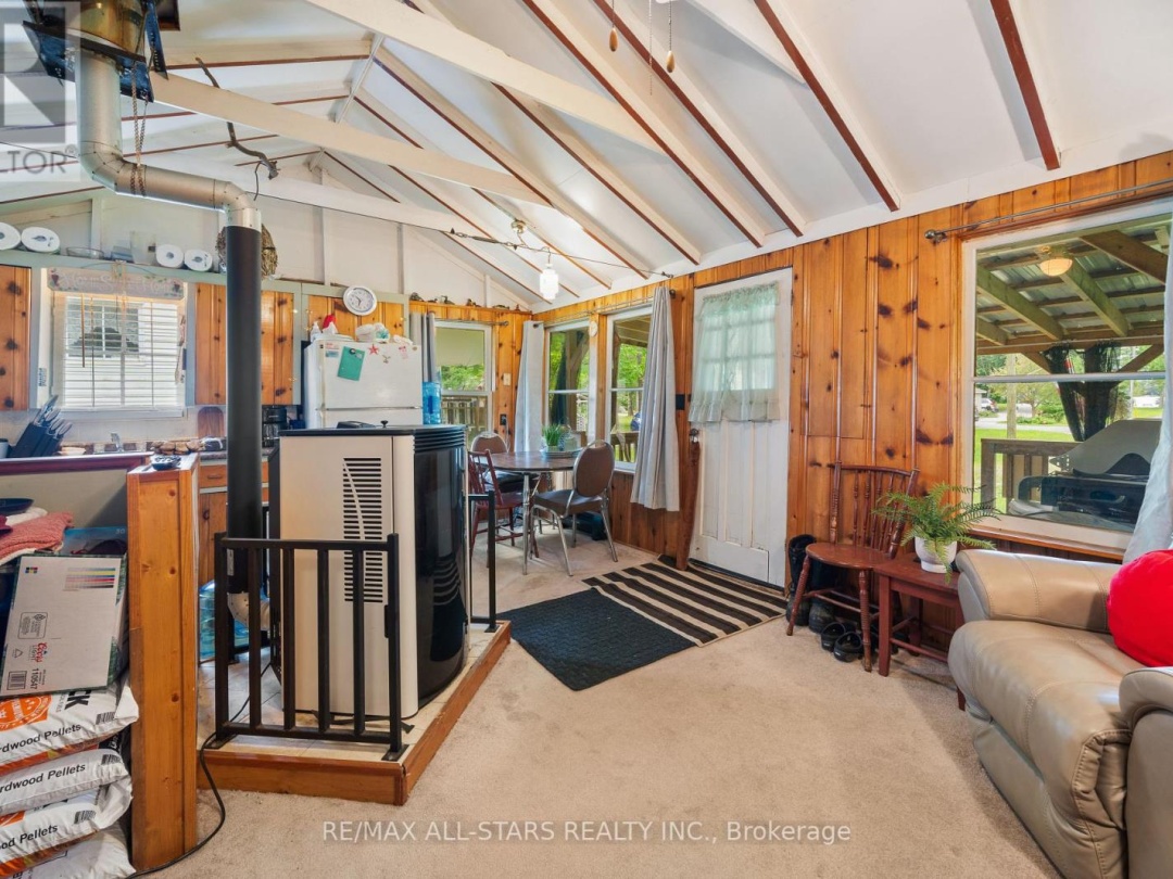 93 STURGEON GLEN ROAD, 
