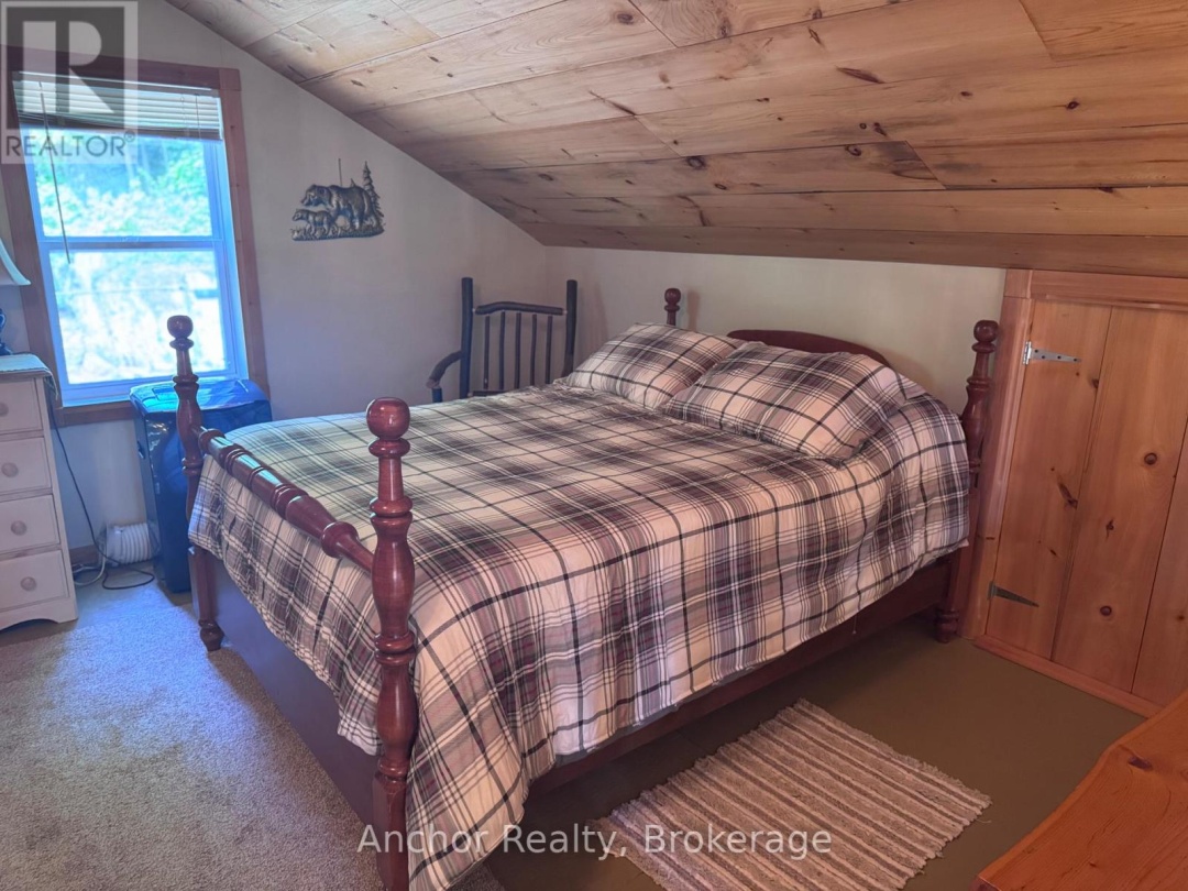 10469 LITTLE HAWK LAKE, 