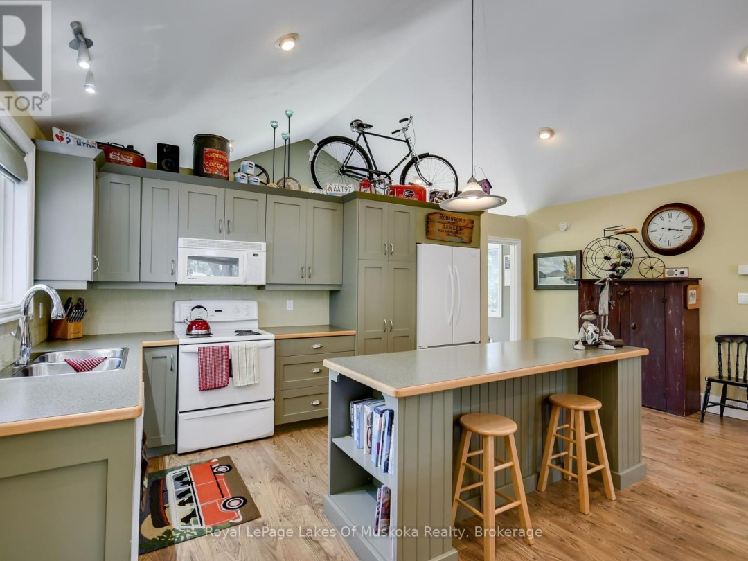 230 Ecclestone Drive, Bracebridge