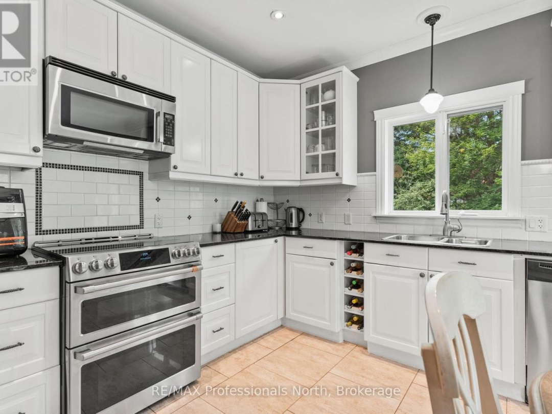3981 DEEP BAY ROAD, 