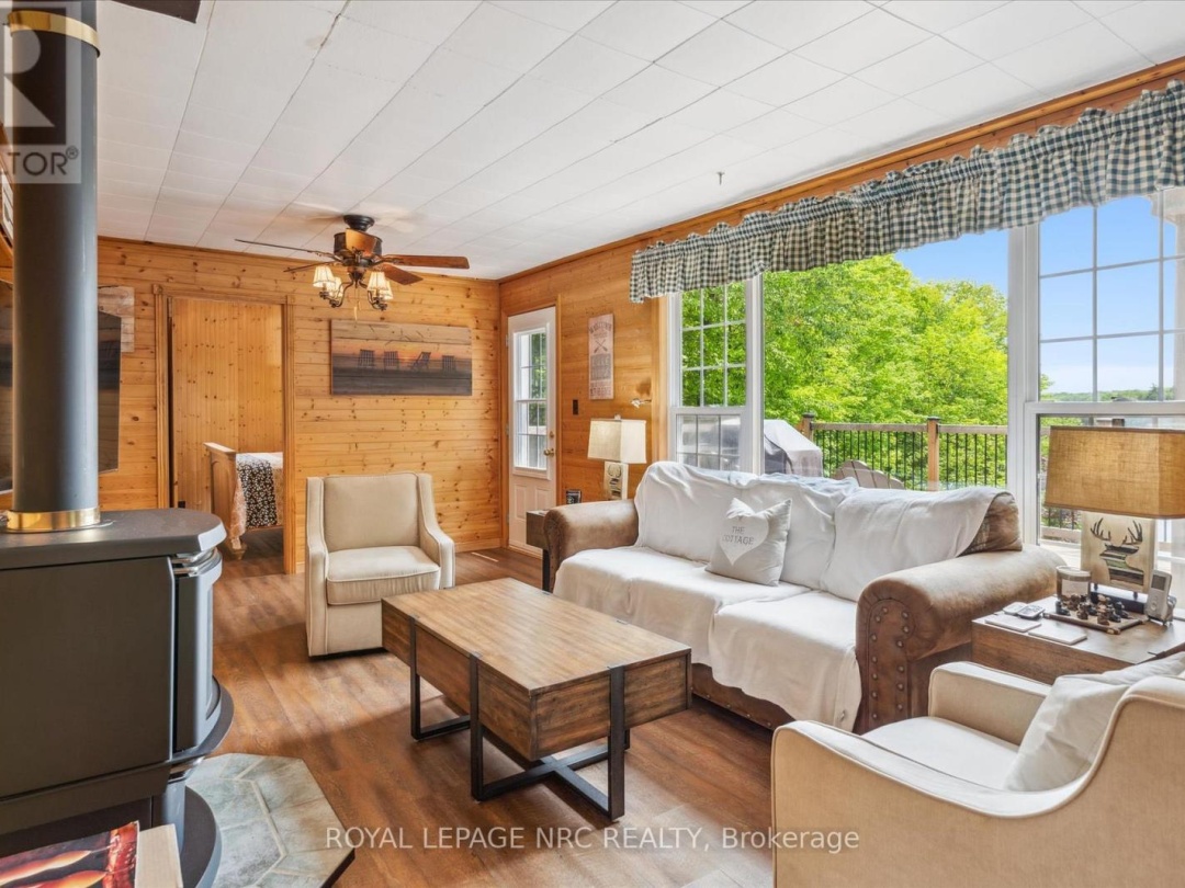 283 Salmon Lake Road N, Salmon Lake