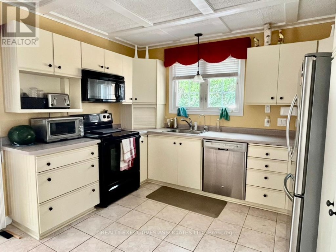 22 Lakeview Boulevard, Lake Scugog
