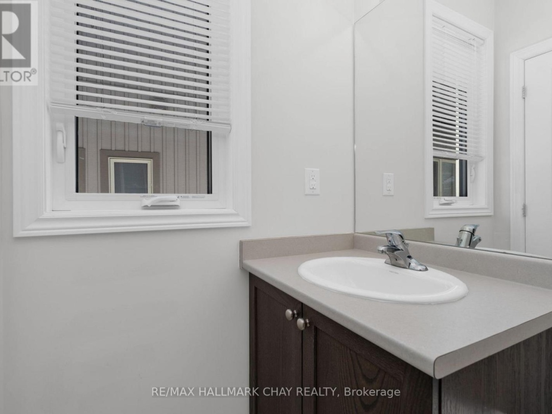 24 CHURCHLEA MEWS, Orillia