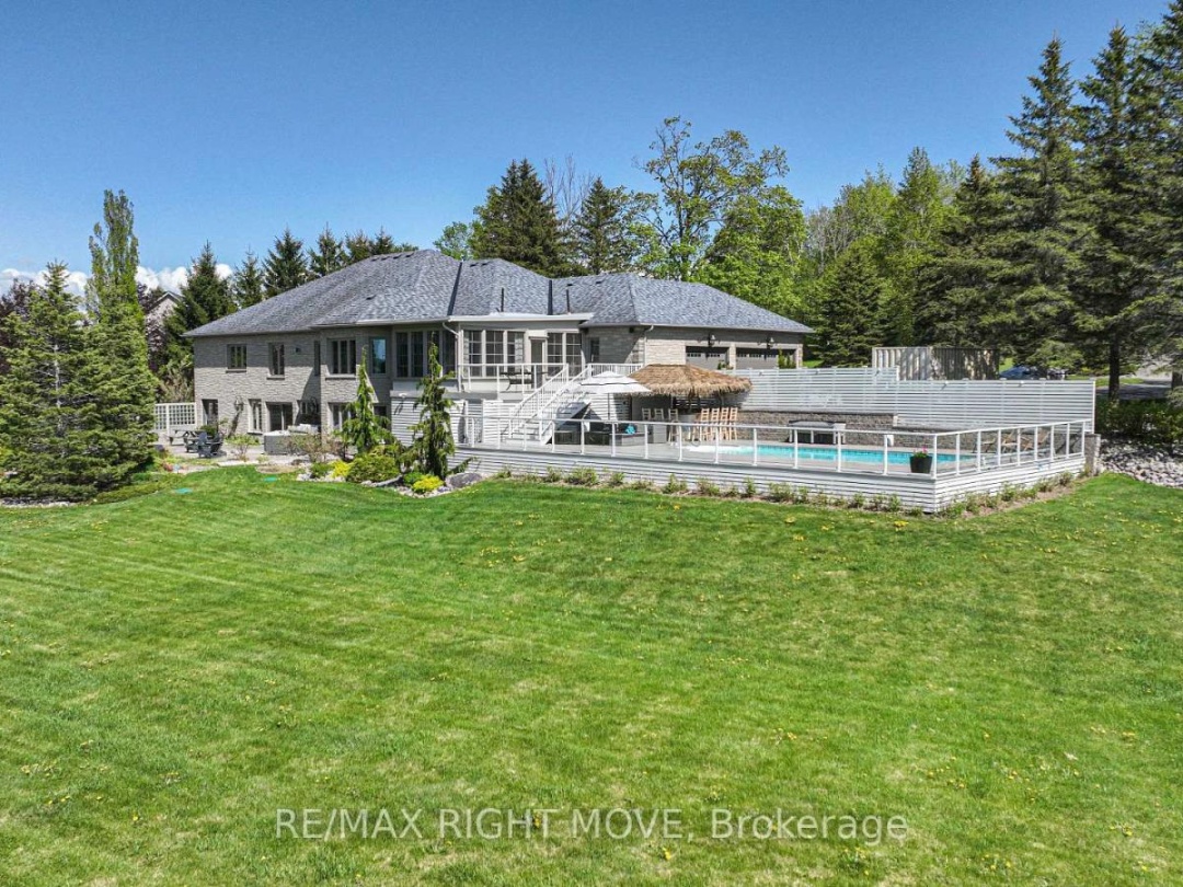 1263 Hawk Ridge Crescent, Severn