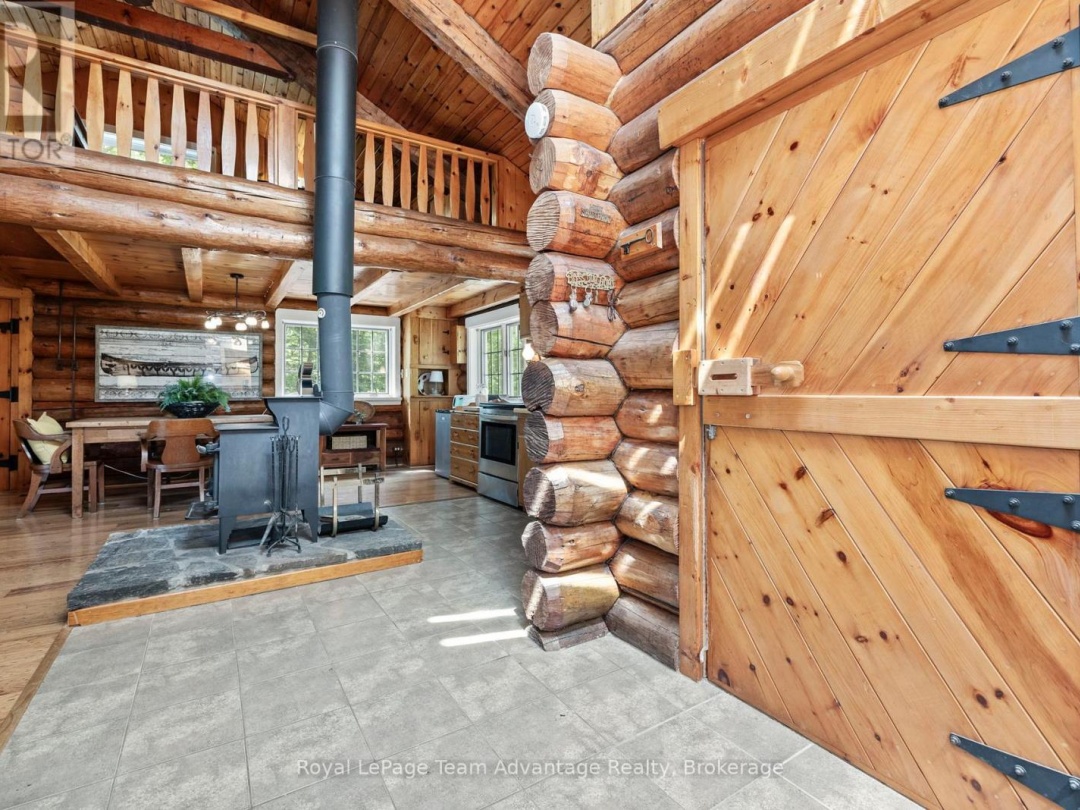 25 LIMBERT LANE N, 