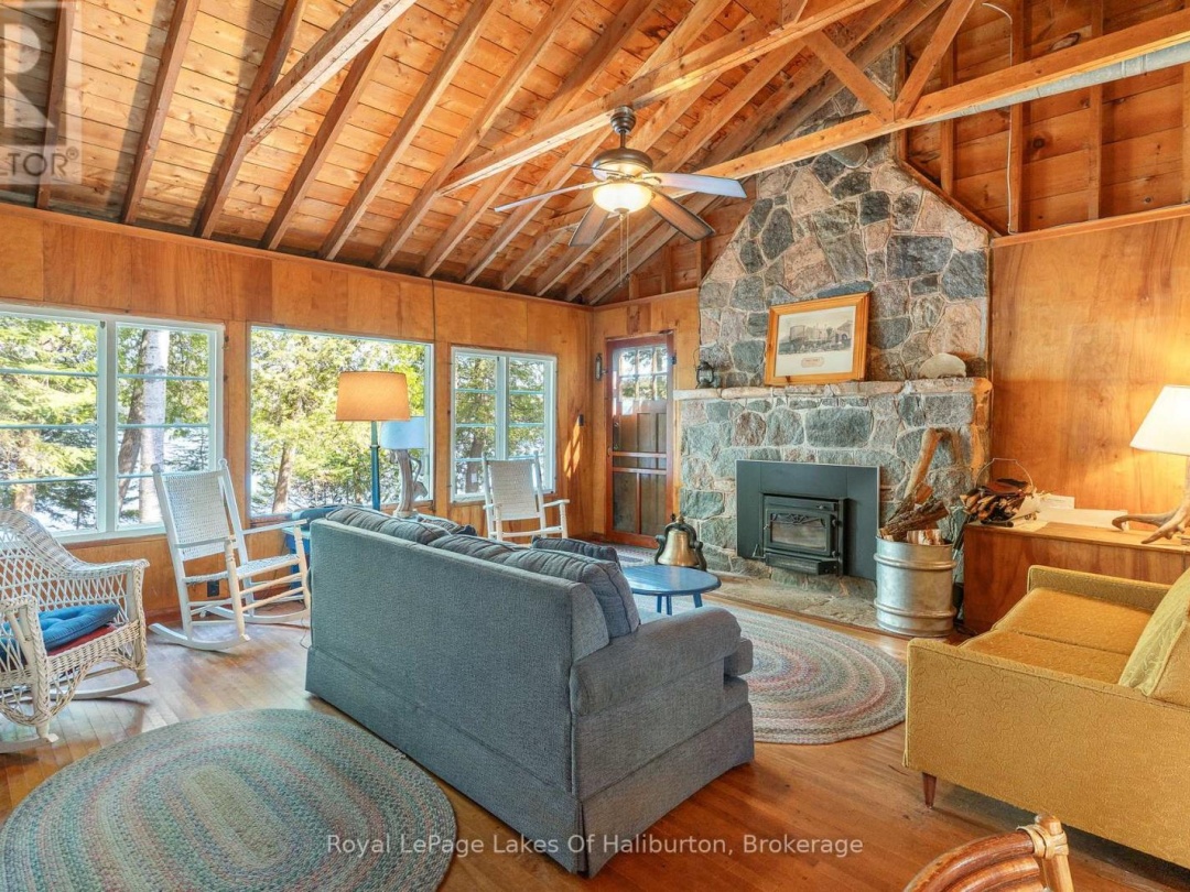 1096 Reg's Trail, Drag Lake