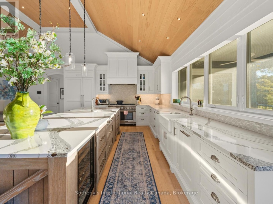 800 BIG ISLAND ROAD, 