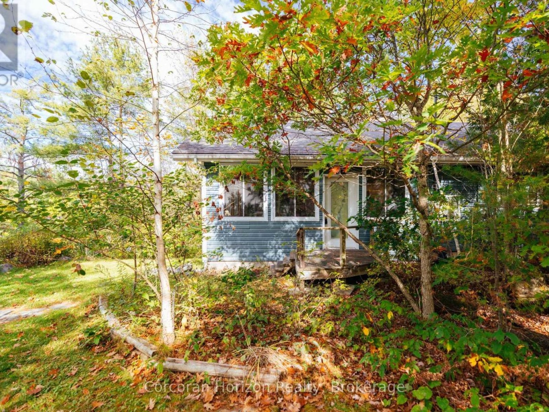 566 HUNGRY BAY ROAD W, 