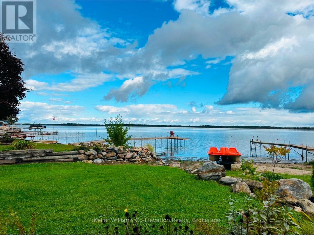 220 Robin's Point Road, Georgian Bay