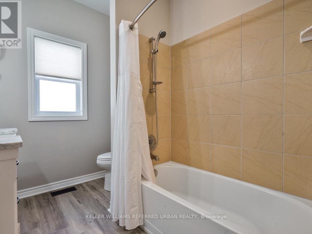 210 Morrison Avenue, Lake Simcoe