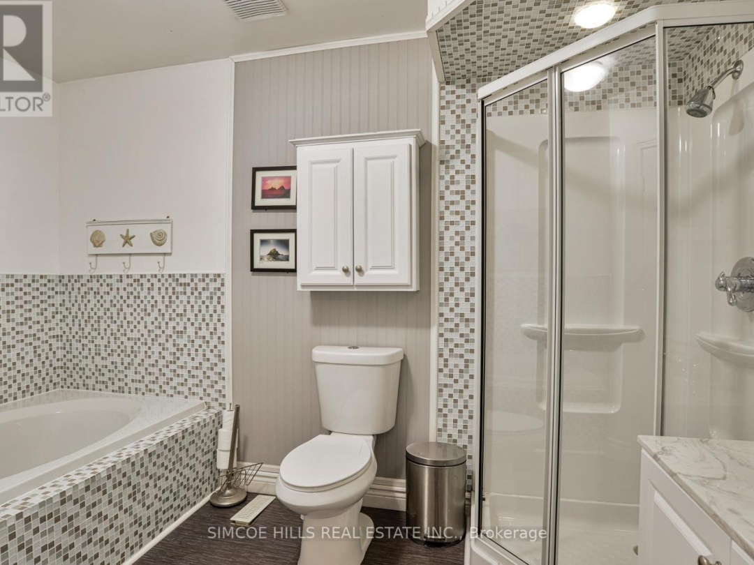 17 - 492 LACLIE STREET, 