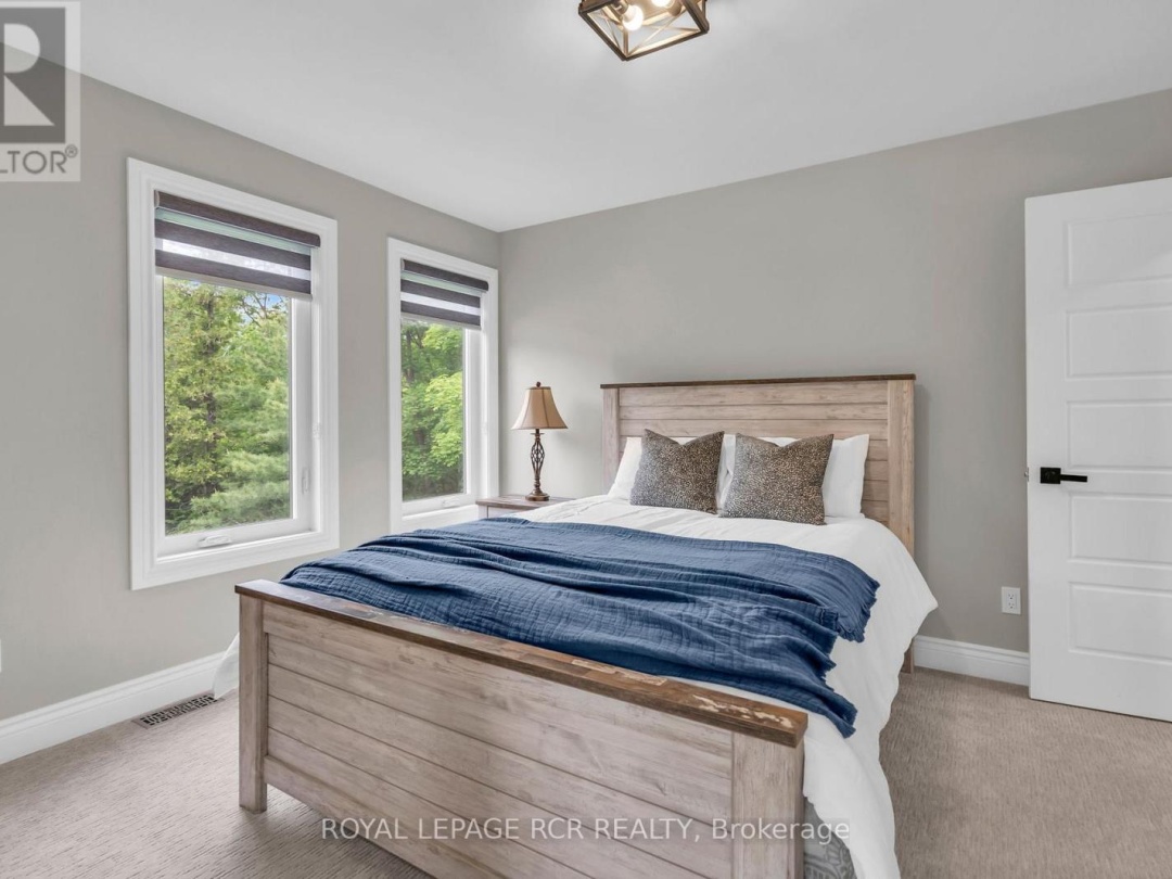 2360 HONEY HARBOUR ROAD, 