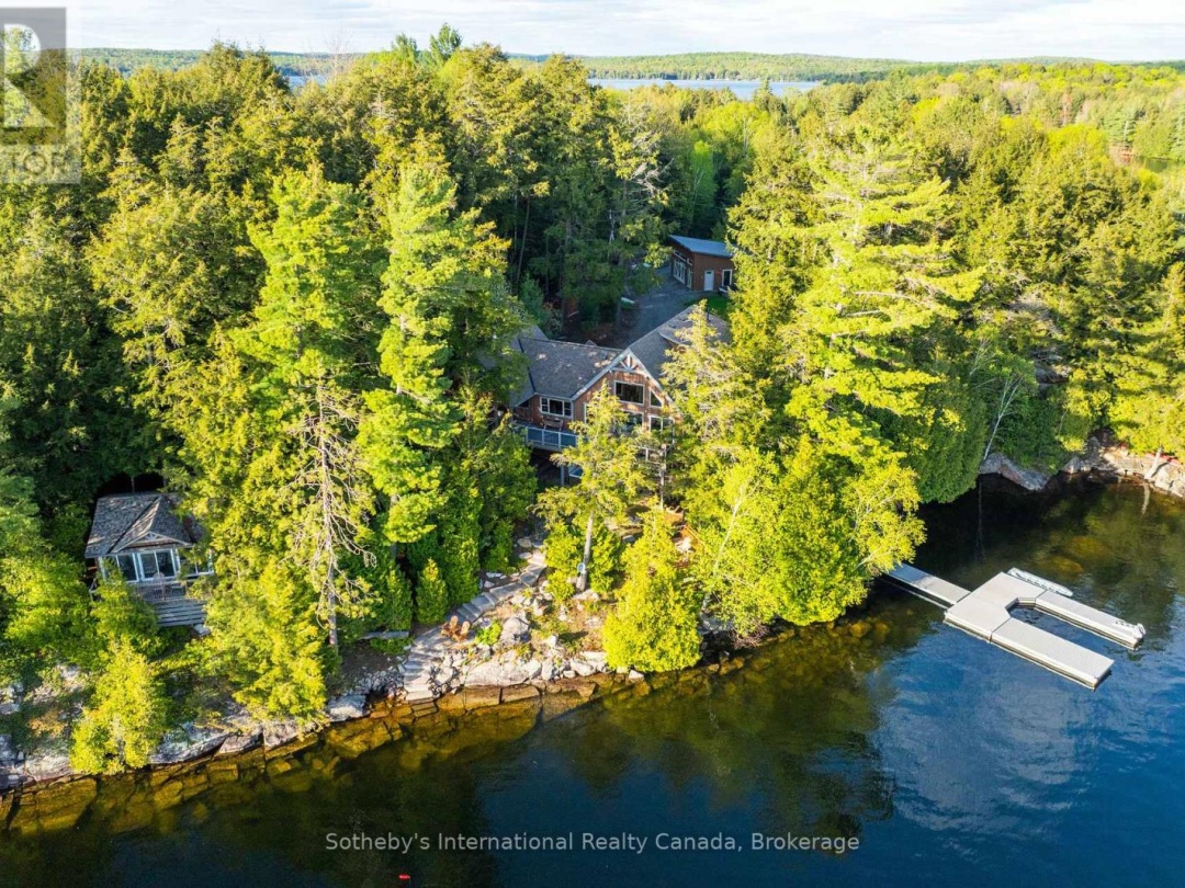 1075 ELMHURST LANE, Kennisis Lake