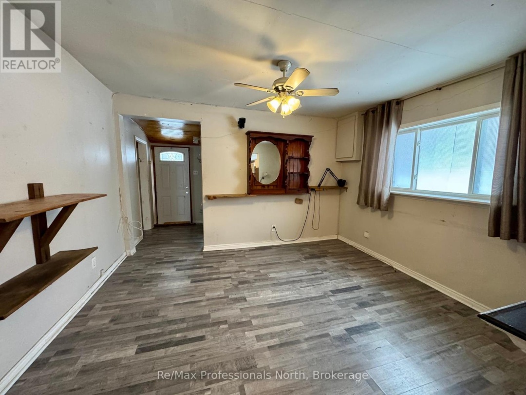 360 MUSKOKA BEACH ROAD, 