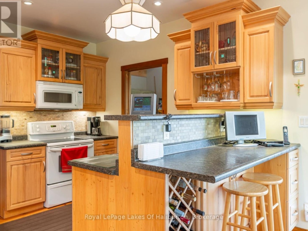 48 RUSSELL DRIVE, White Lake