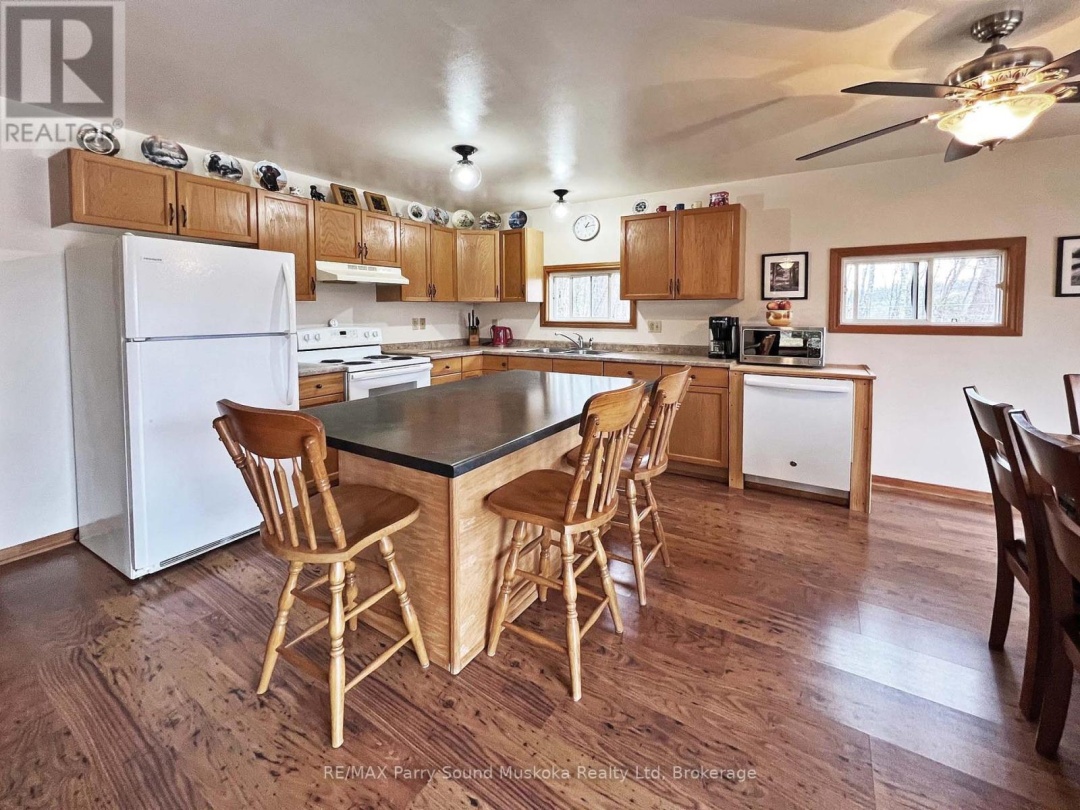 7 Blackstone Lake Road, Blackstone Lake
