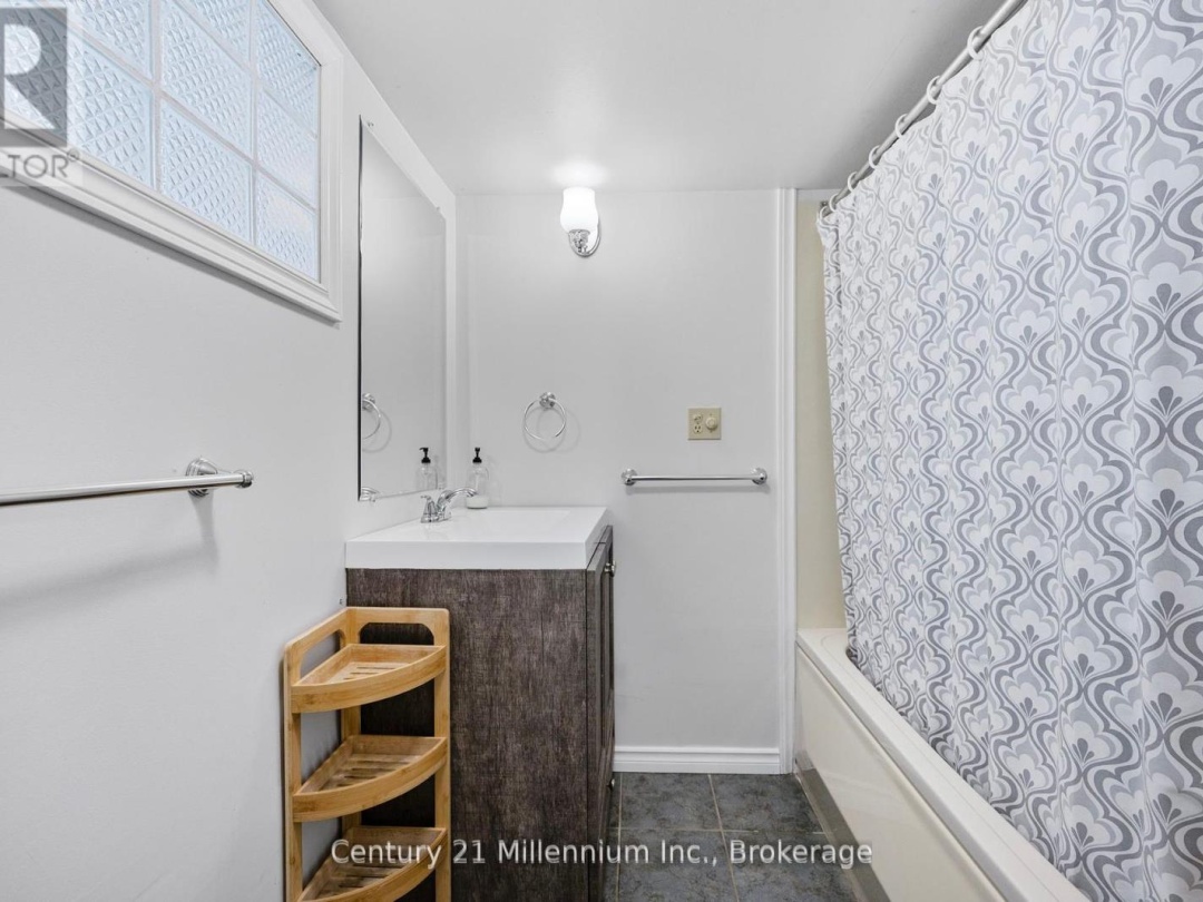 100 MATCHEDASH STREET N, 