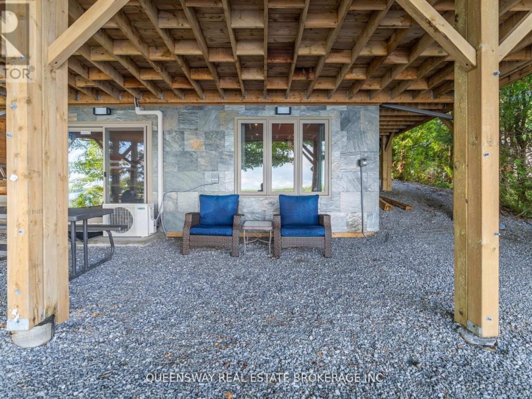1280 BLACK BEACH LANE, Dalrymple-south Lake